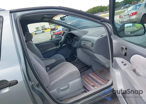 2000 Toyota Sienna Le from USA, damaged, VIN 4T3ZF13C3YU202727